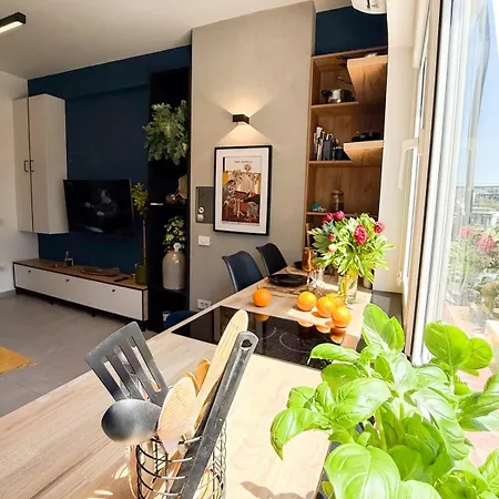 Apartment Studio- Romanianathenaeum& Royalpalace