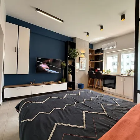 Studio- Romanianathenaeum& Royalpalace Apartment