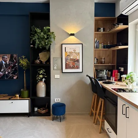 Apartment Studio- Romanianathenaeum& Royalpalace *