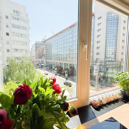 Studio- Romanianathenaeum& Royalpalace * Bucharest