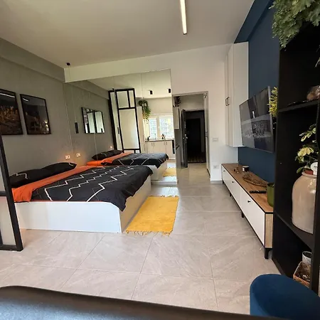 Studio- Romanianathenaeum& Royalpalace Apartment